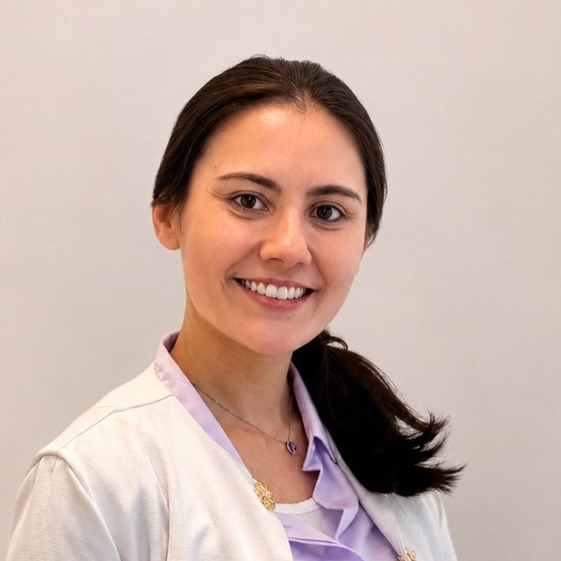 Dra. Roberta Sayuri, médica (CRM-SP 213495), em Guaianases e São José dos Campos