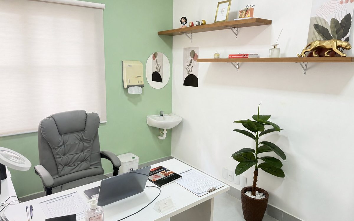 Sala de atendimento clínico do consultório em Guaianases